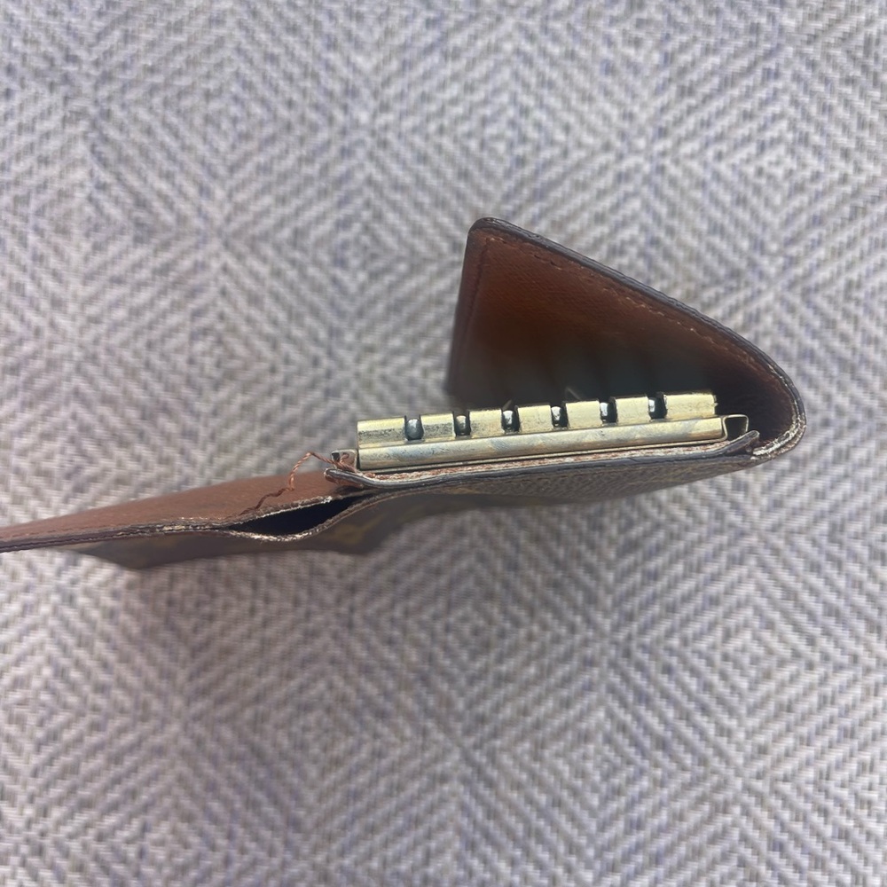 Authentic Louis Vuitton Brown monogram Key Holder key fob - Picture 13 of 14